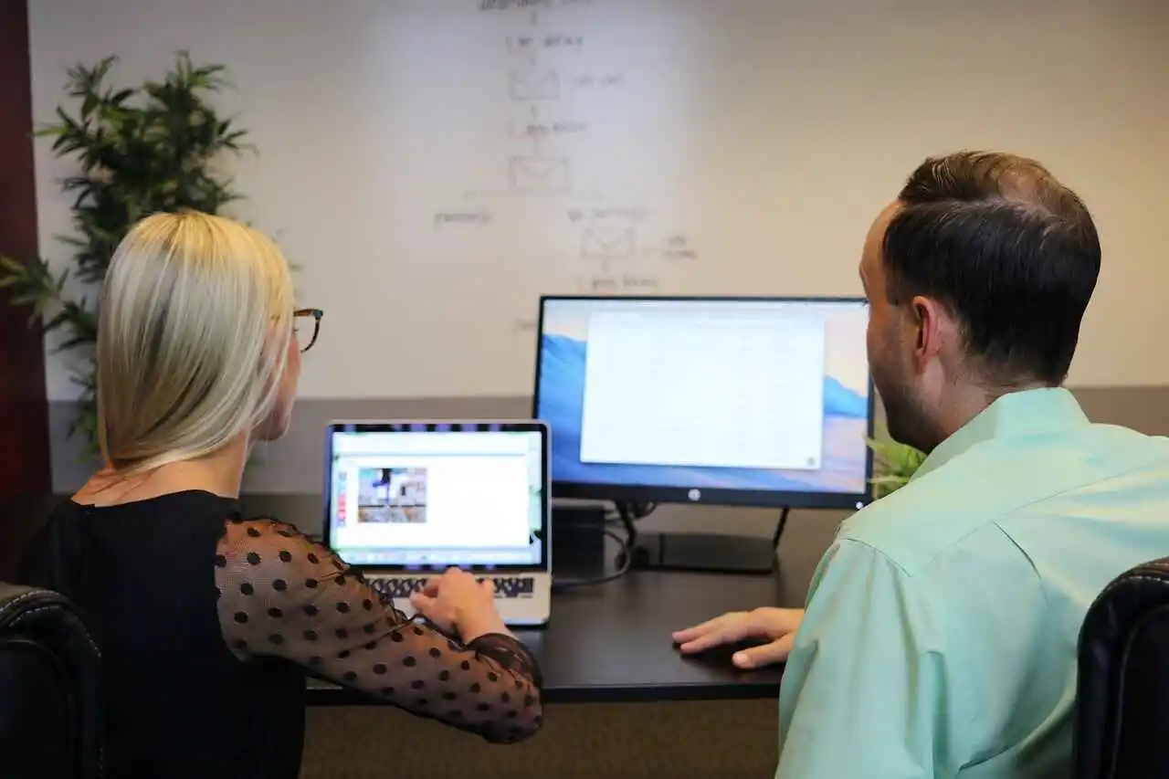 Choosing the Right Partner: How to Select an AI Advertising Agency